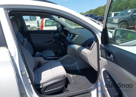 2018 Hyundai Tucson Value из США, поврежденный, VIN KM8J3CA24JU674123